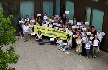 Die Teilnehmer der Auftaktveranstaltung. Foto: Nils Kr&uuml;ger