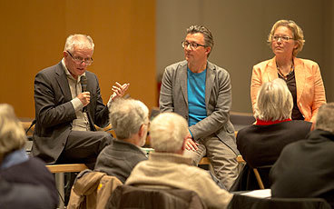 OB Fritz Kuhn und die Moderatoren von MEDIATOR bei der Diskussion des Memorandums im Forum Rosenstein. Foto: Leif Piechowski/Stadt Stuttgart