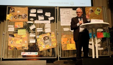 Oberbürgermeister Fritz Kuhn lobte in seiner Begrüßungsrede die Kreativität der Bürgerinnen und Bürger bei der Erarbeitung der Leitlinien zum Nutzungskonzept. Foto: Leif Piechowski/Stadt Stuttgart