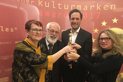 Das Foto der Award-Verleihung zeigt Bürgermeister Dr. Fabian Mayer zusammen mit Dr. Susanne Haist, Werner Stiefele, Dr. Birgit Schneider-Bönninger vom Kulturamt. Foto: Stadt Stuttgart